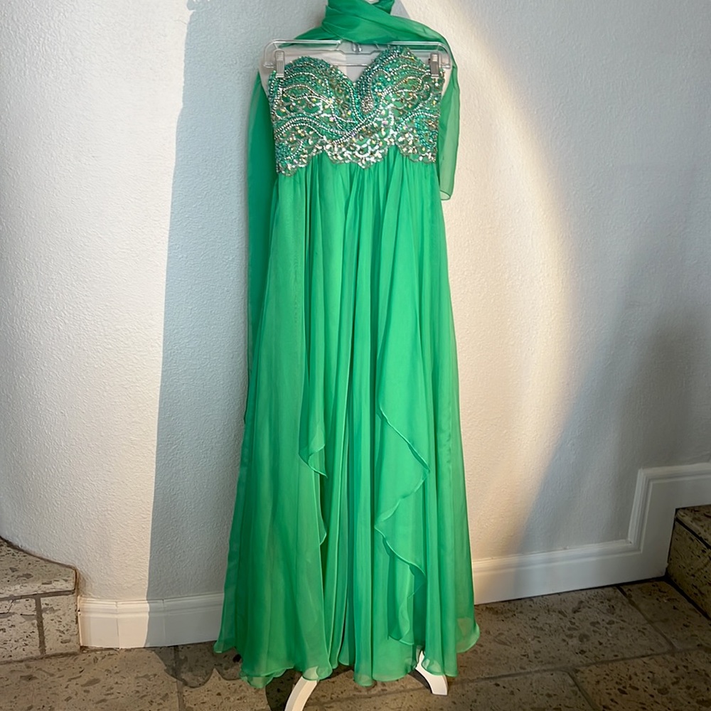Sherri Hill glamour long chiffon emerald green dress